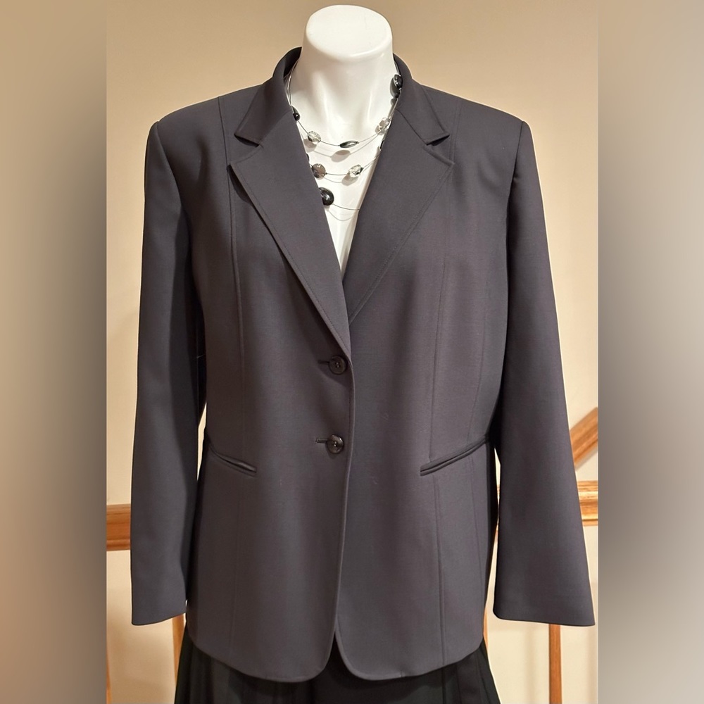 Talbots Charcoal Gray 2 Button Blazer With Pockets  & 4 Button Sleeves Sz 12W P